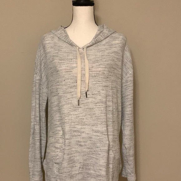 Cyrus Tops - Cyrus Textured Knit in Light Gray with hood size xl euc